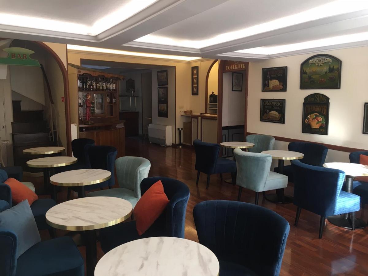 Hotel Restaurant Des Remparts Chaumont  Exteriör bild