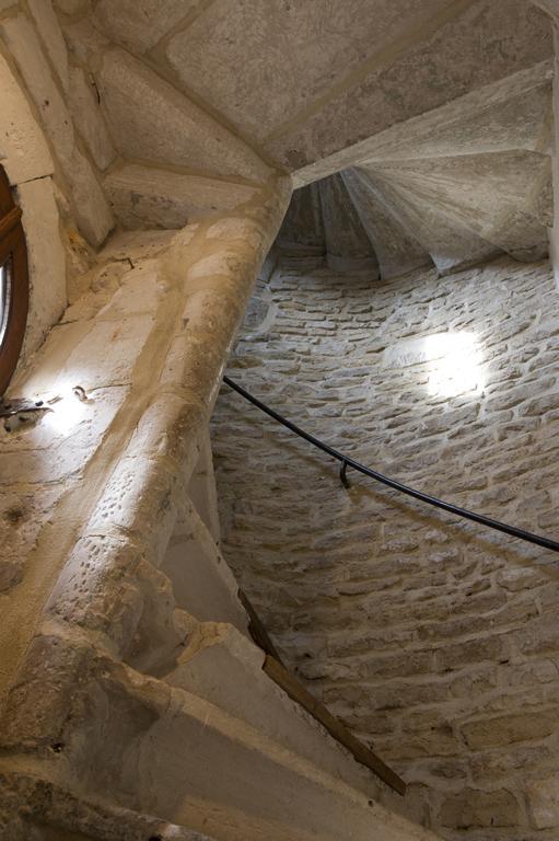 Hotel Restaurant Des Remparts Chaumont  Exteriör bild
